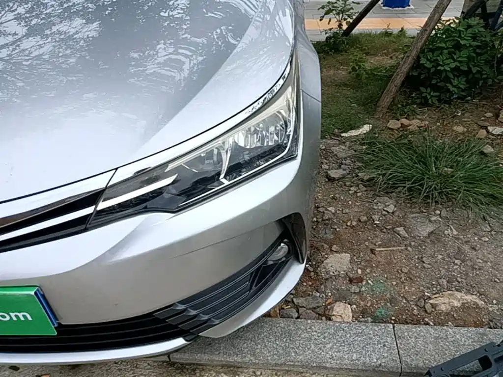 Toyota Corolla 2017 — фото 24
