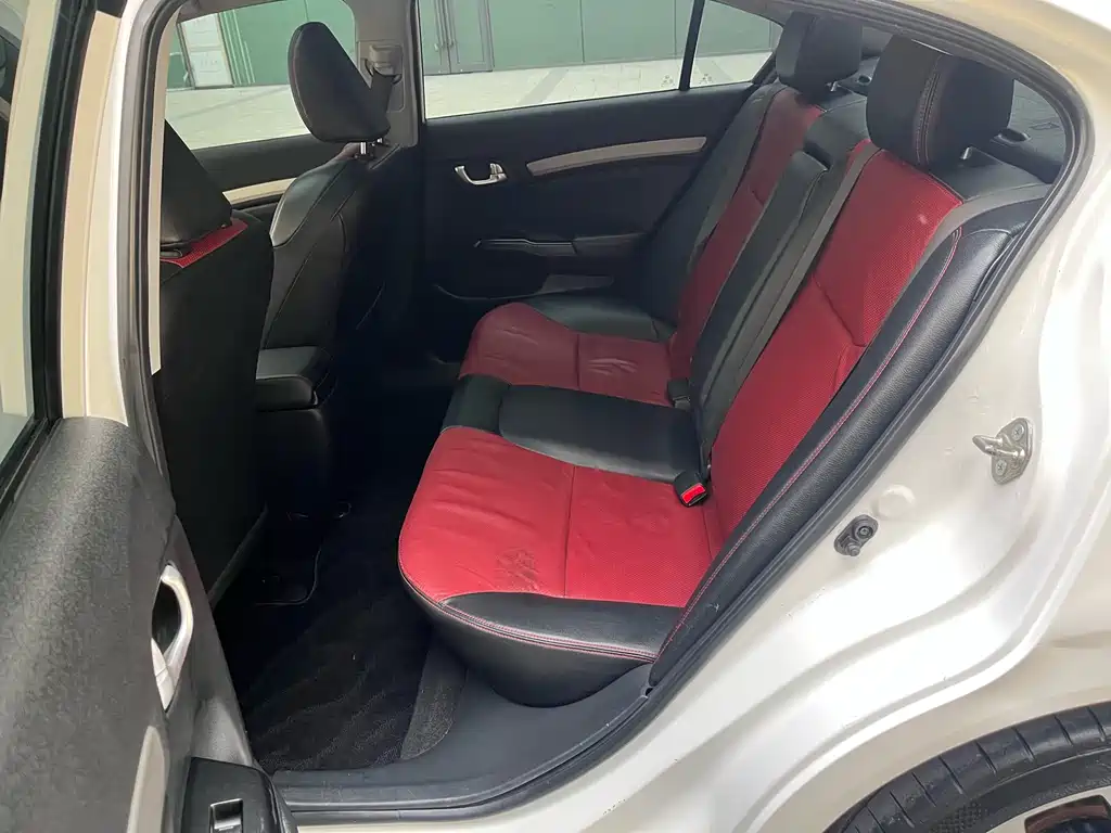 Honda Civic 2015 — фото 21