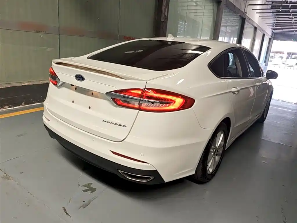 Ford Mondeo 2019 — фото 7