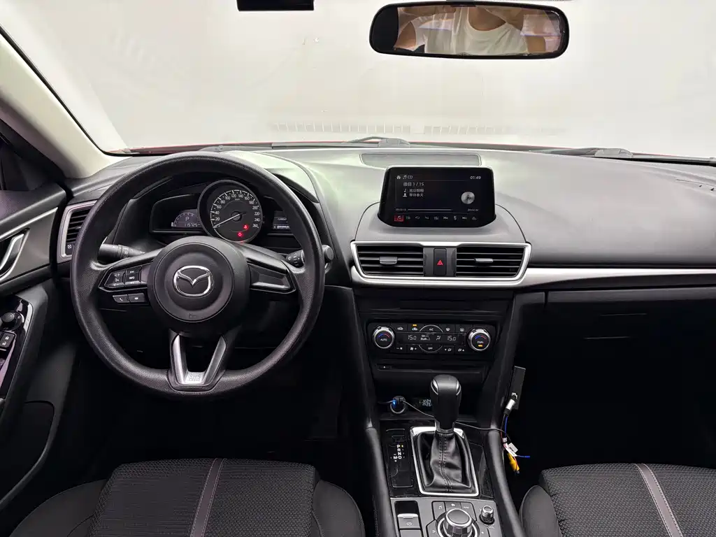 Mazda 3 Axela 2019 — фото 12