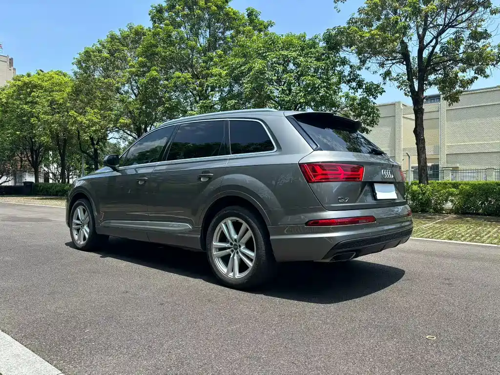 Audi Q7 2016 — фото 9