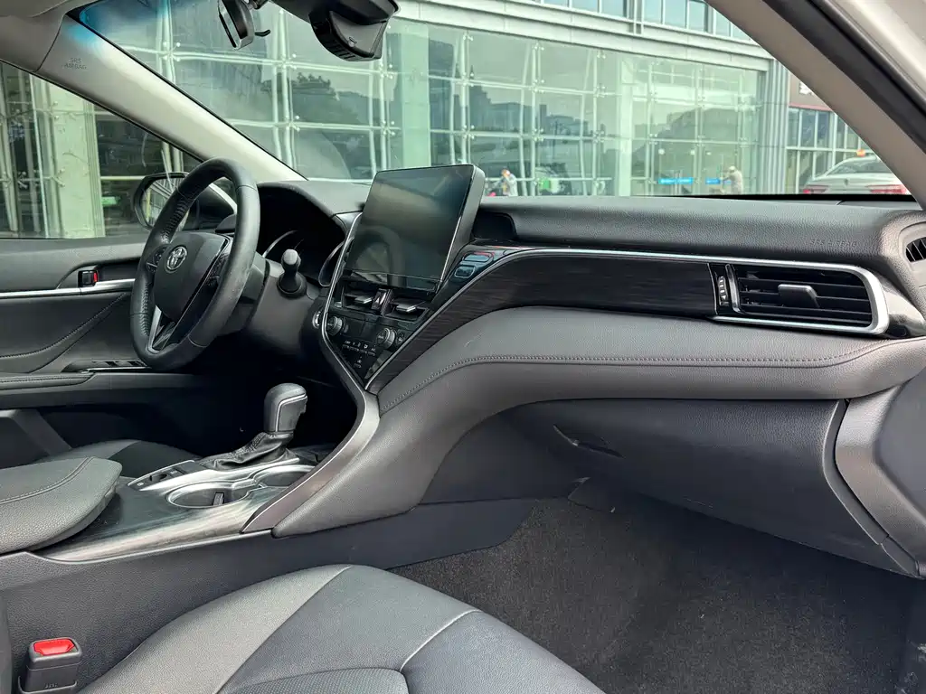 Toyota Camry 2022 — фото 15
