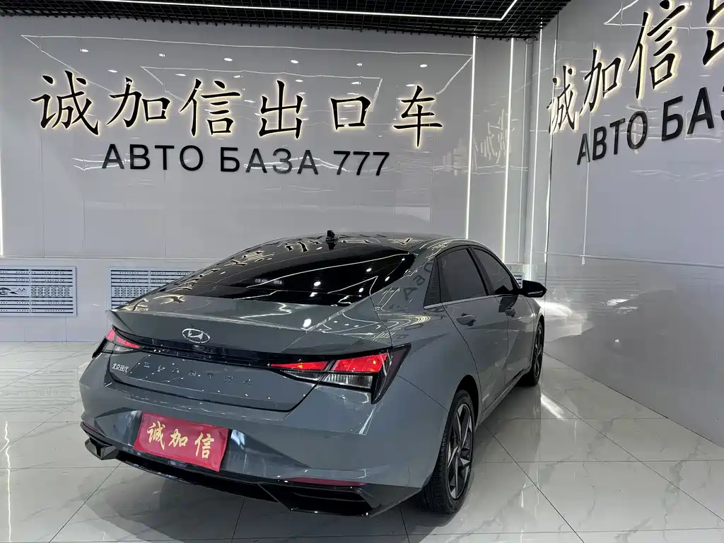 Hyundai Elantra 2022
