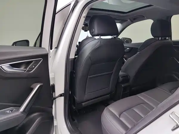 Audi Q2L 2021