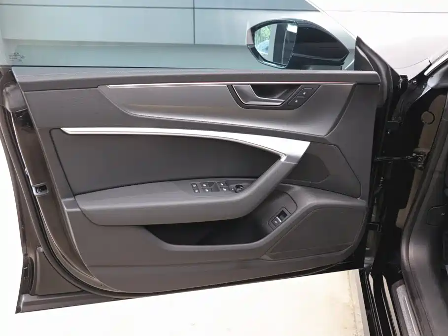 Audi A7L 2024 — фото 10
