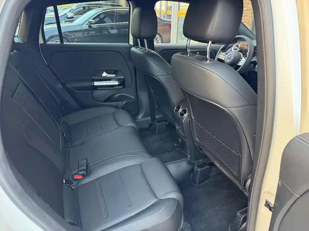 Mercedes-Benz GLA 2023 — фото 18