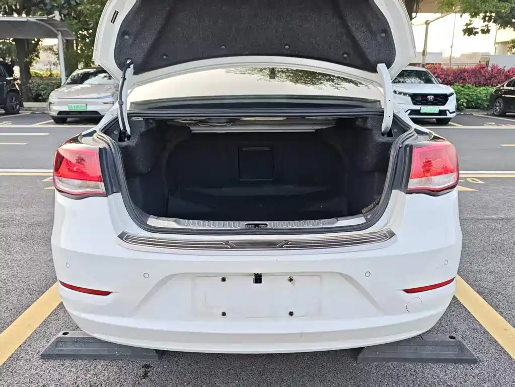 Chevrolet Malibu 2016 — фото 19