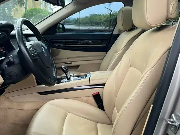 BMW 7 Series 2011