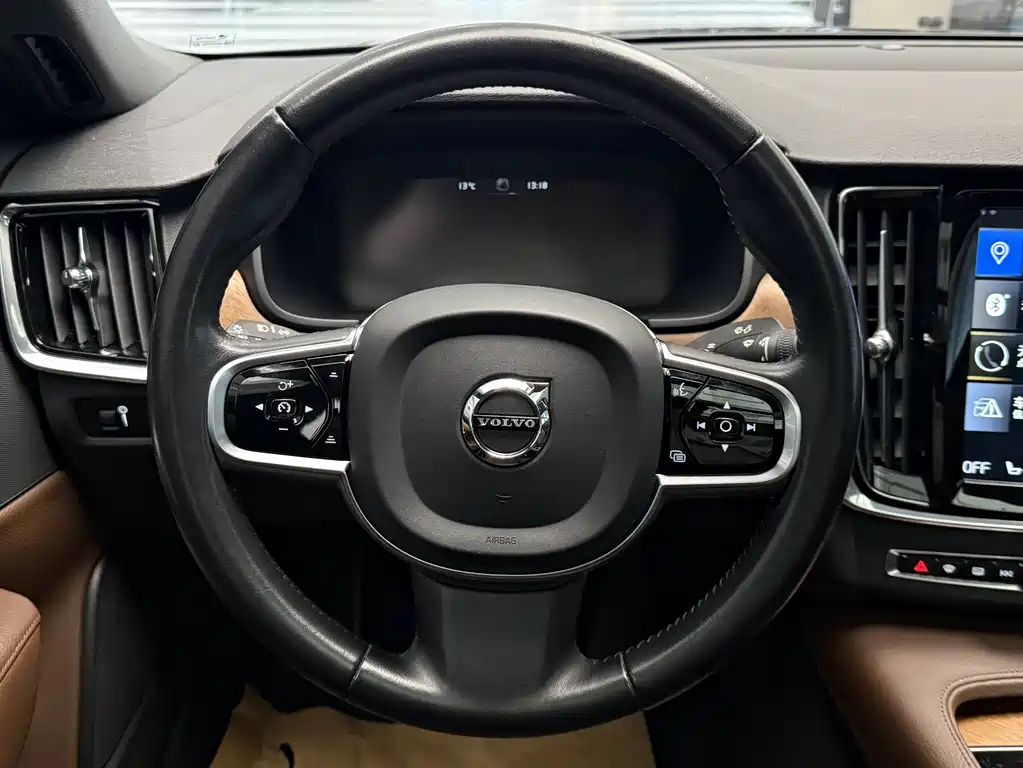Volvo S90 2021 — фото 14