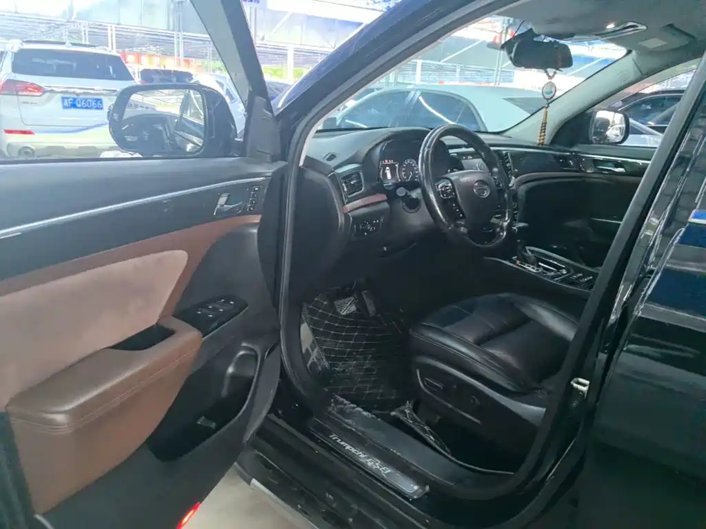 GAC Motor Trumpchi GS8 2018 — фото 16