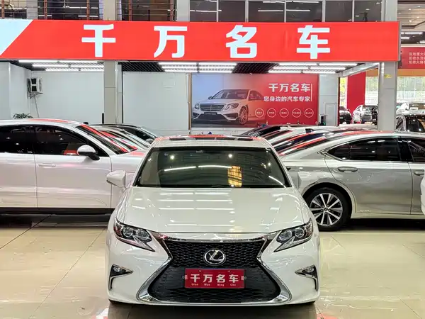 Lexus ES 2017