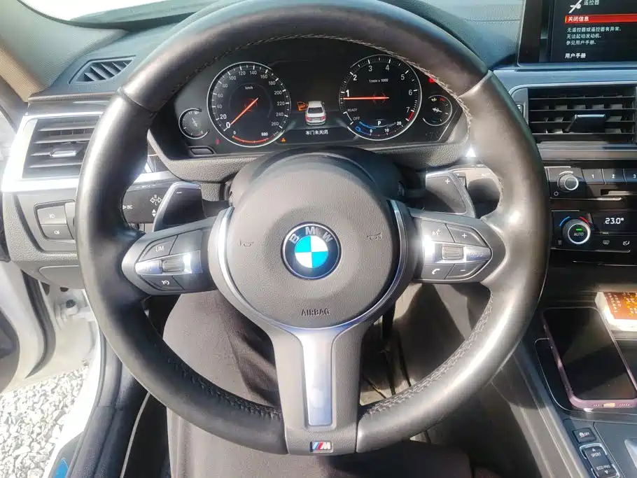 BMW 3 Series 2018 — фото 15