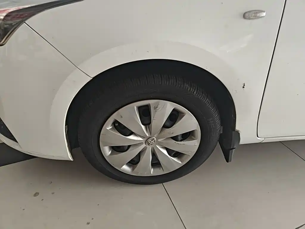 Toyota Yaris L 2017 — фото 23