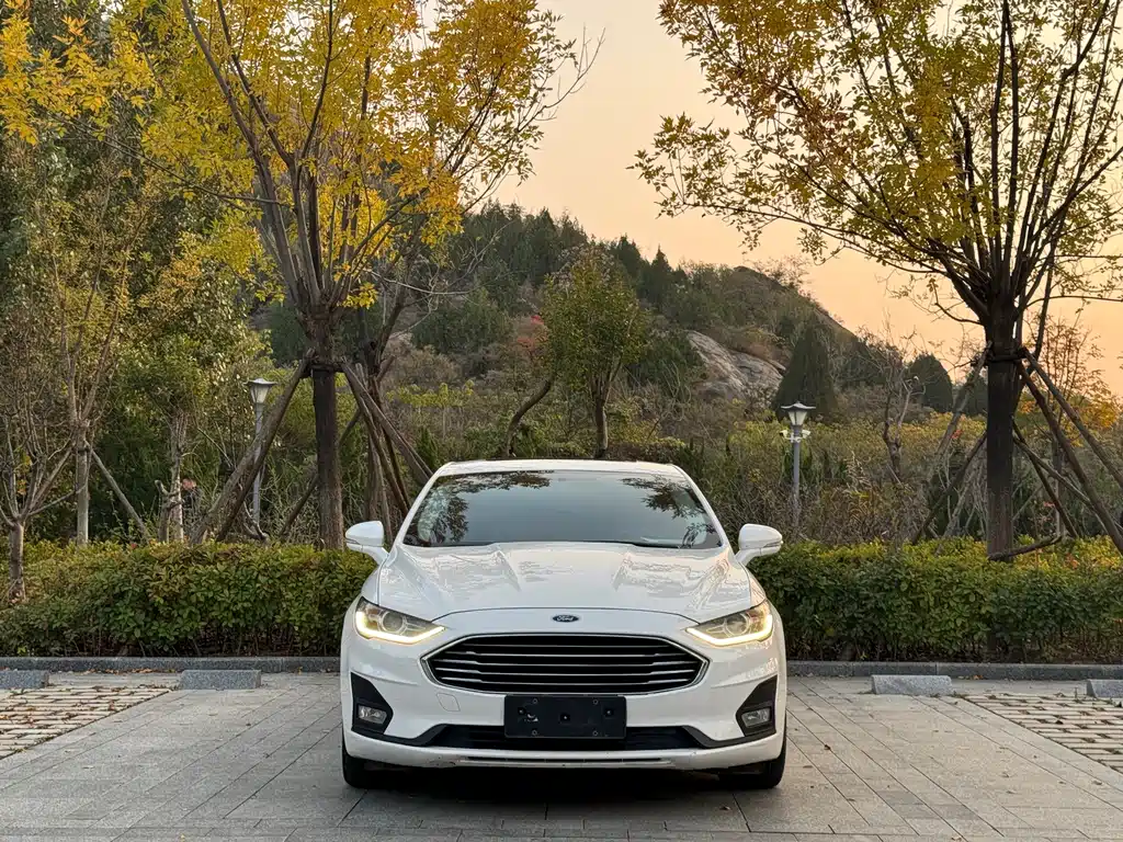 Ford Mondeo 2018 — фото 2