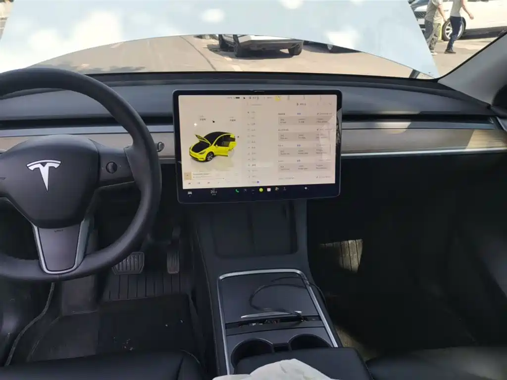 Tesla Model Y 2023 — фото 13
