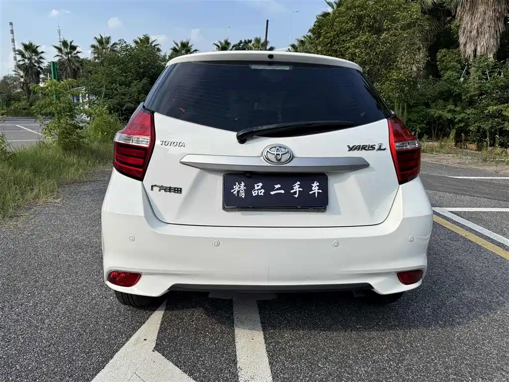 Toyota Yaris L 2021 — фото 8