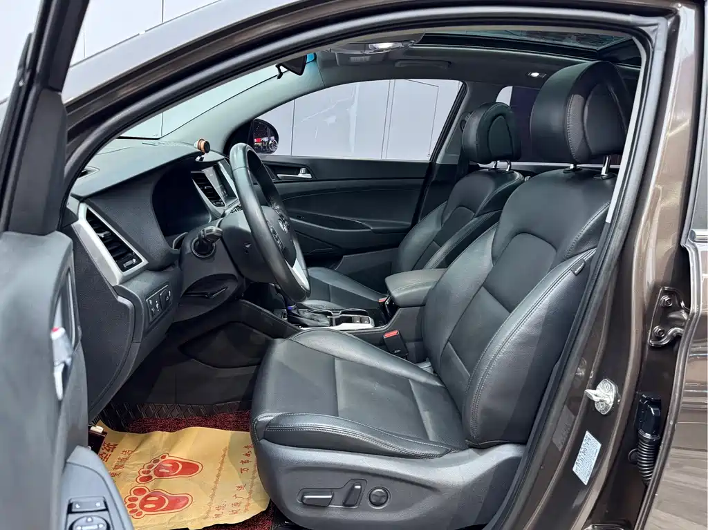 Hyundai Tucson 2017 — фото 9