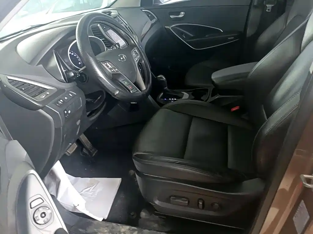 Hyundai Santa Fe 2015 — фото 15