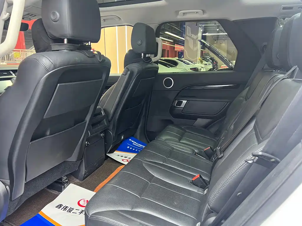 Land Rover Discovery 2018 — фото 10