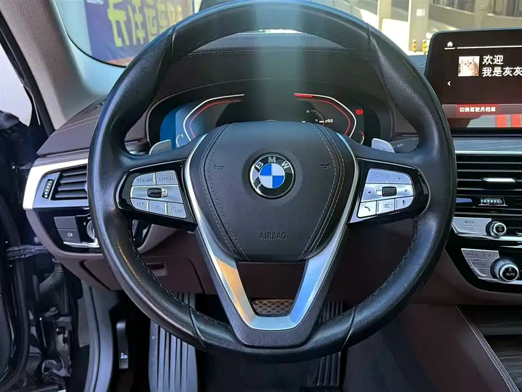 BMW 5 Series 2021 — фото 13