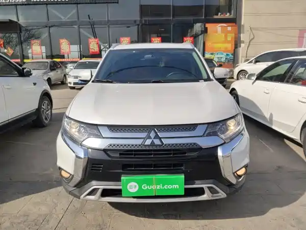 Mitsubishi Outlander 2020