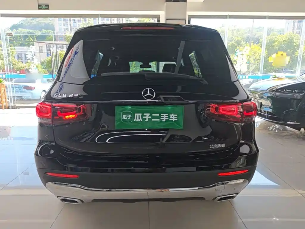Mercedes-Benz GLB 2023