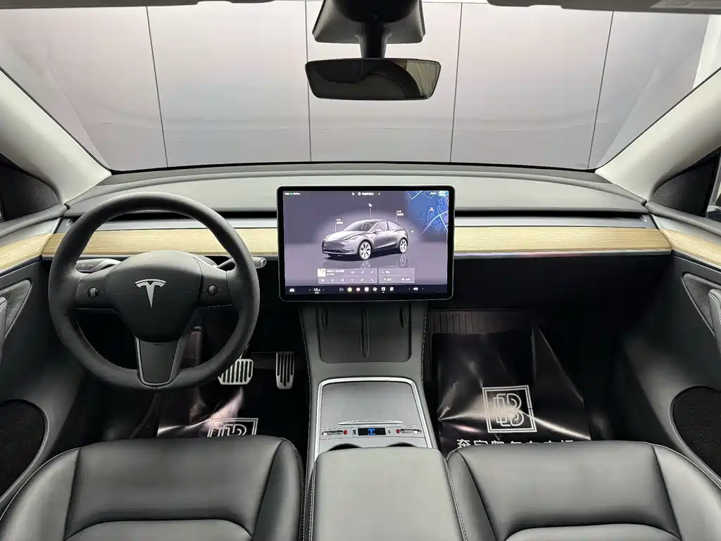 Tesla Model Y 2023 — фото 4
