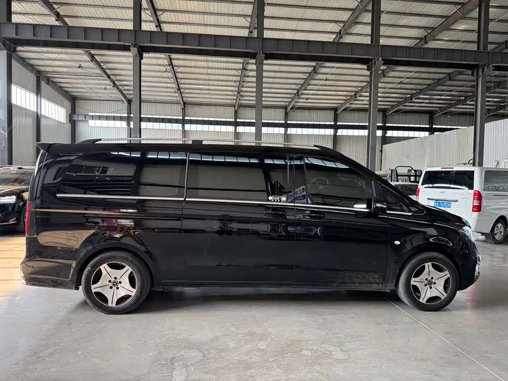 Mercedes-Benz Vito 2023 — фото 4