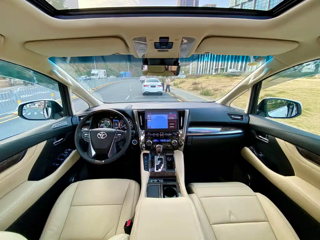 Toyota Vellfire 2020 — фото 7