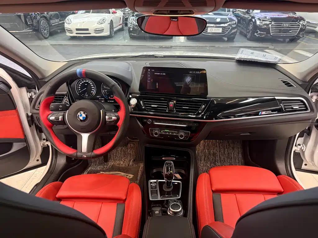 BMW 1 Series 2022 — фото 10