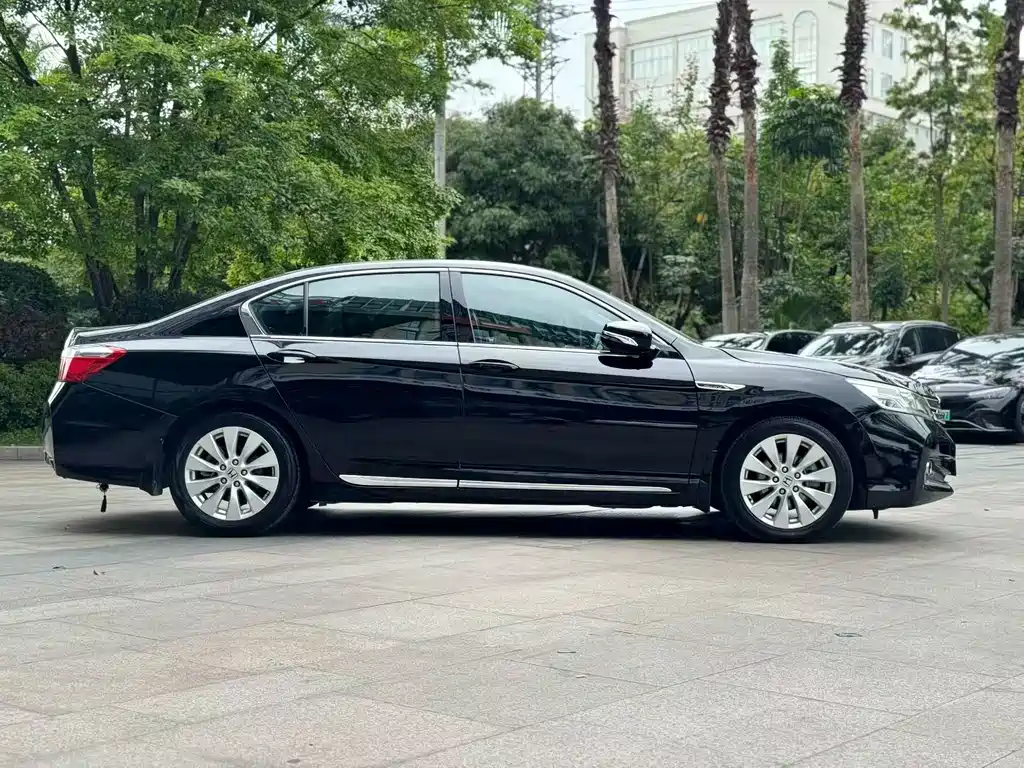 Honda Accord 2015 — фото 5