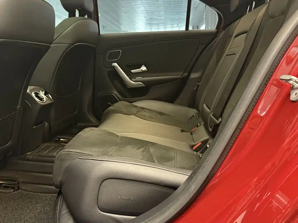 Mercedes-Benz A-Class 2018 — фото 11
