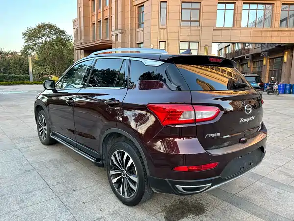 GAC Trumpchi GS4 2015