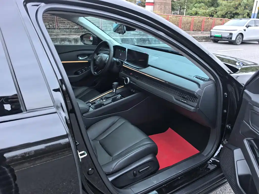 Honda Accord 2023 — фото 12
