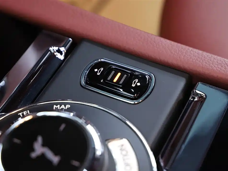 Rolls-Royce Ghost 2015 — фото 13