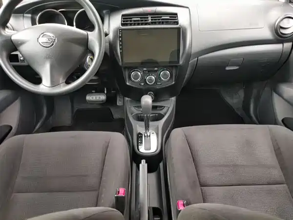 Nissan Livina 2013