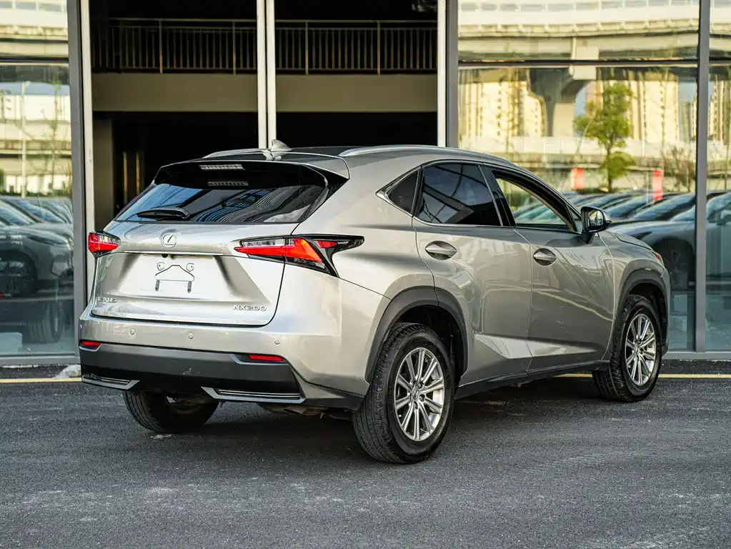 Lexus NX 2016 — фото 4