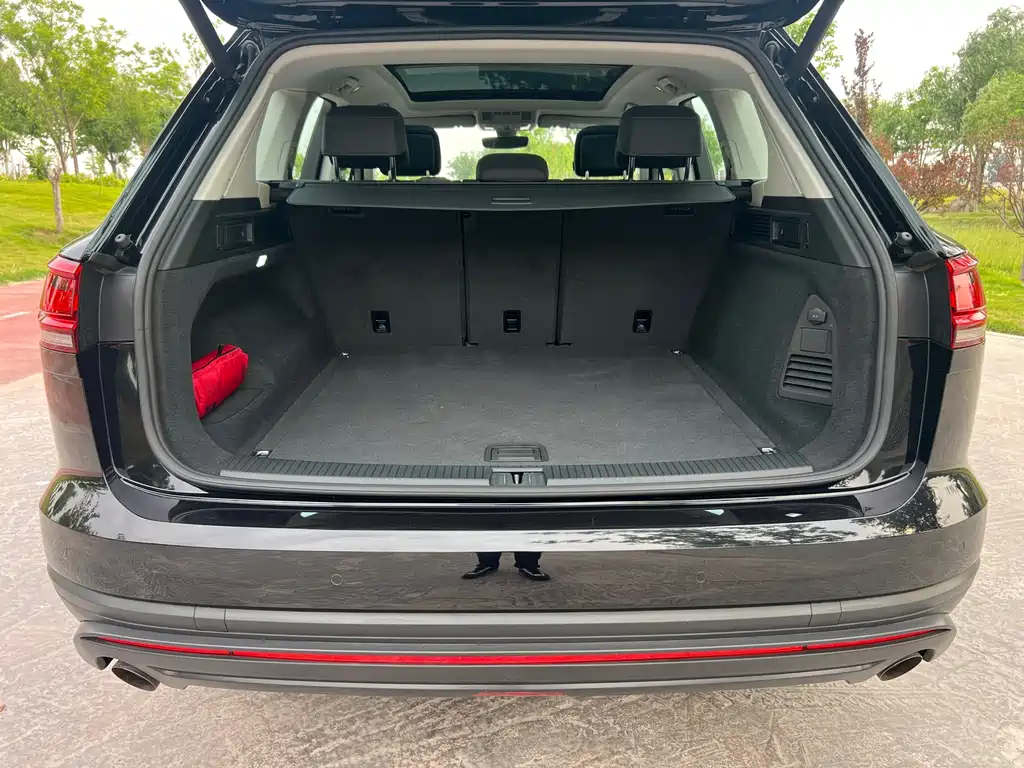 Volkswagen Touareg 2019 — фото 25