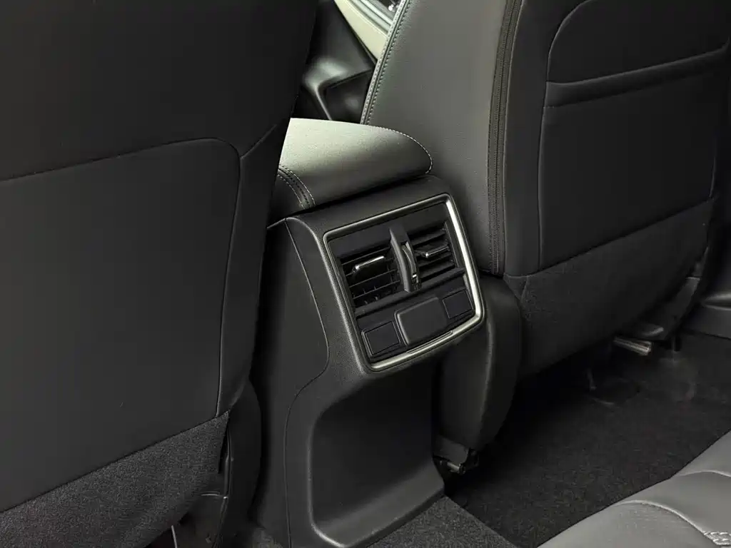 Subaru Forester 2023 — фото 20