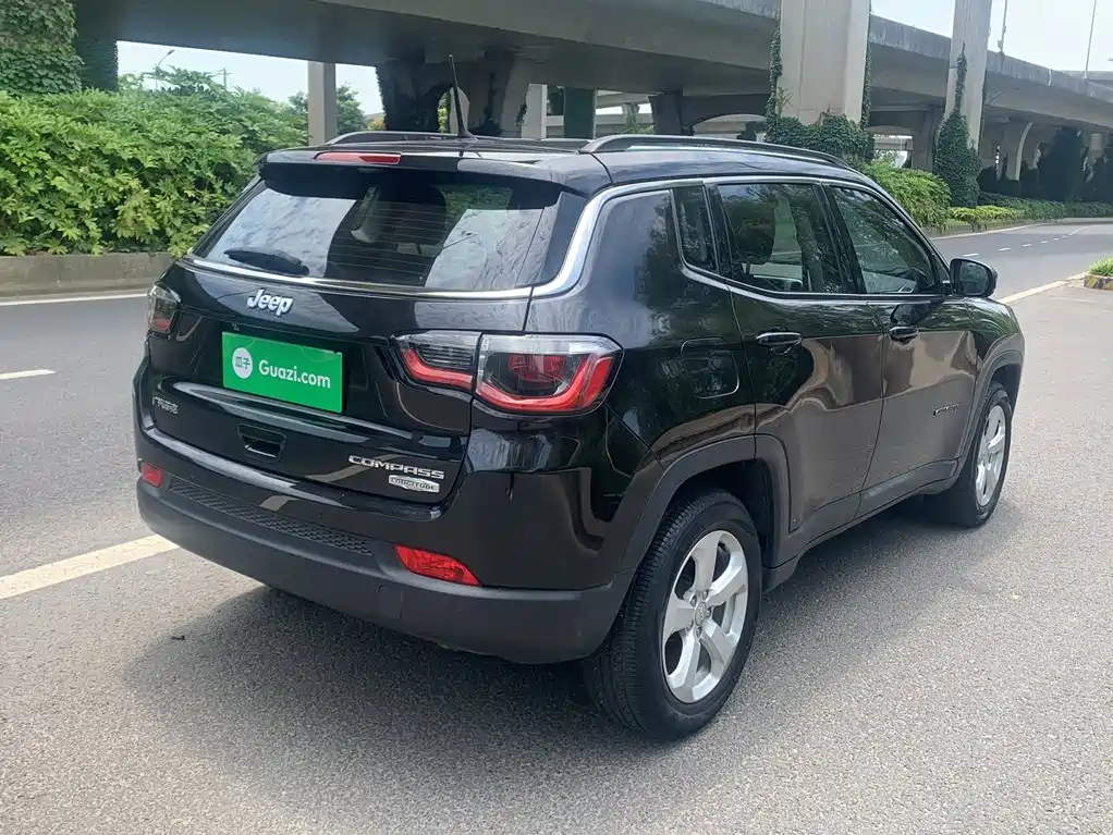 Jeep Compass 2017 — фото 6