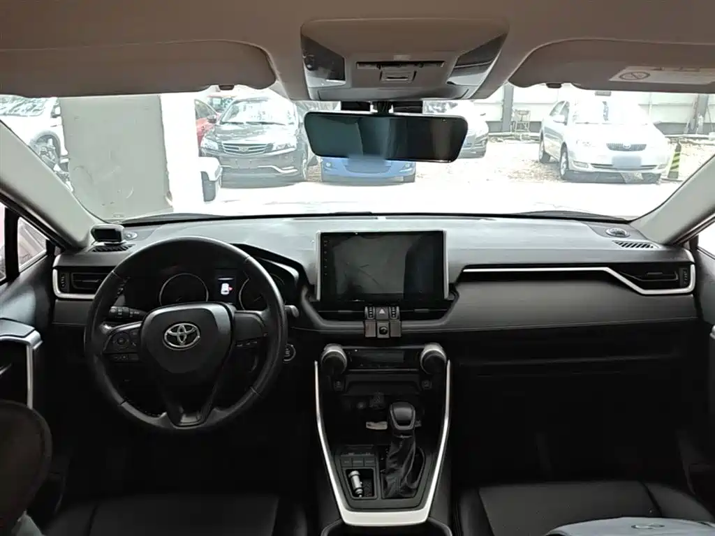 Toyota Wildlander 2022 — фото 10