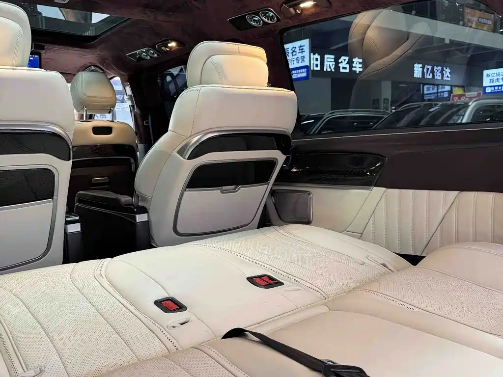 Mercedes-Benz V-Class 2021 — фото 15