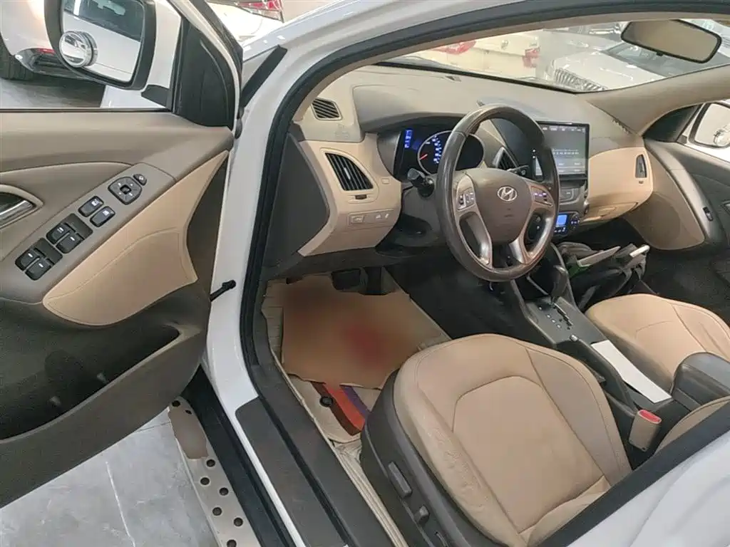 Hyundai ix35 2015 — фото 16