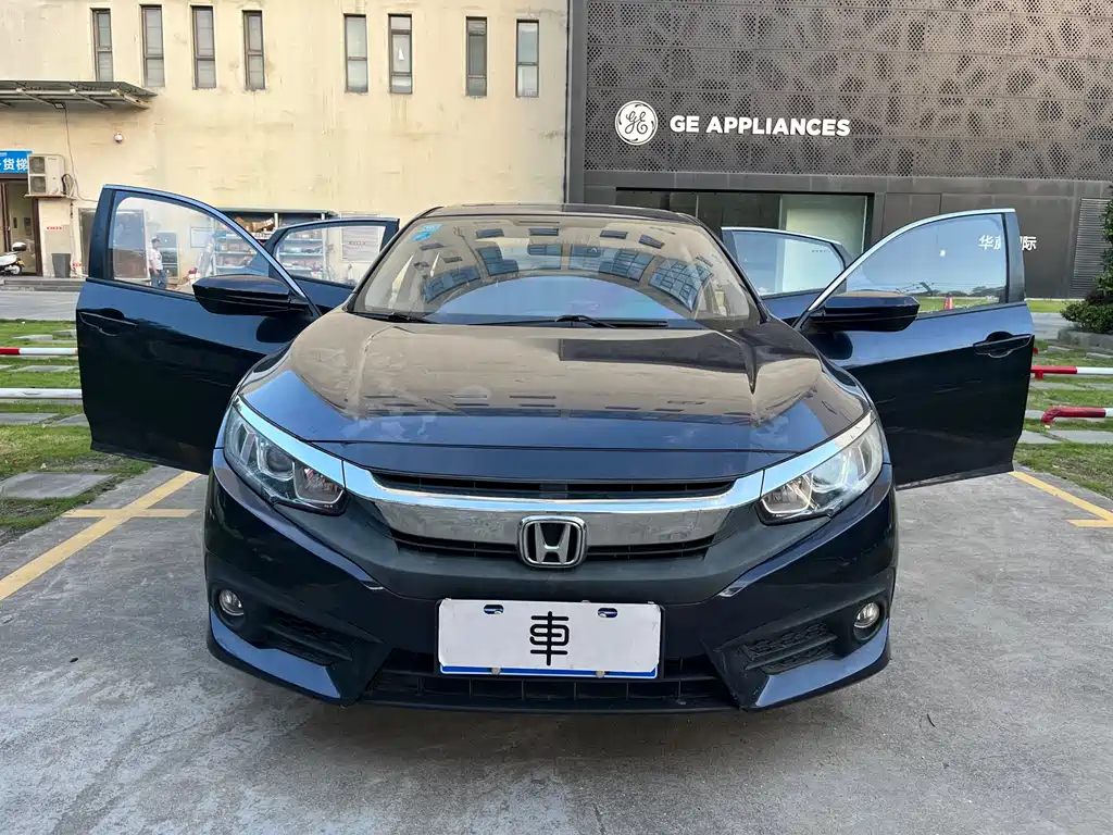 Honda Civic 2017 — фото 12