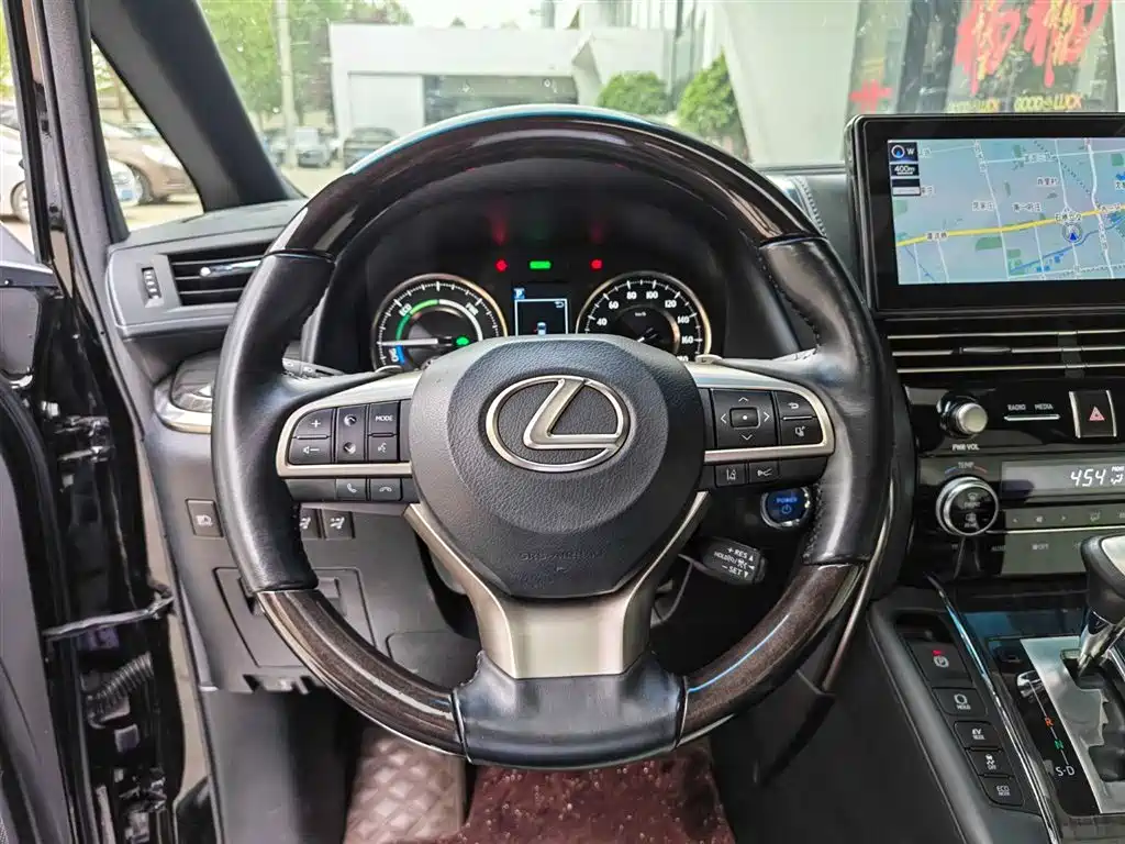 Lexus LM 2022 — фото 19