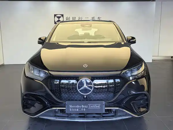 Mercedes-Benz EQE SUV 2025