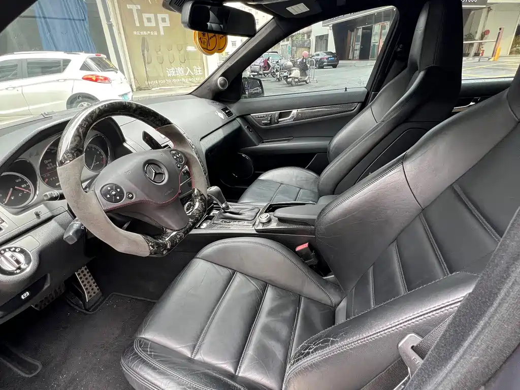 Mercedes-Benz C-Class AMG 2010 — фото 4