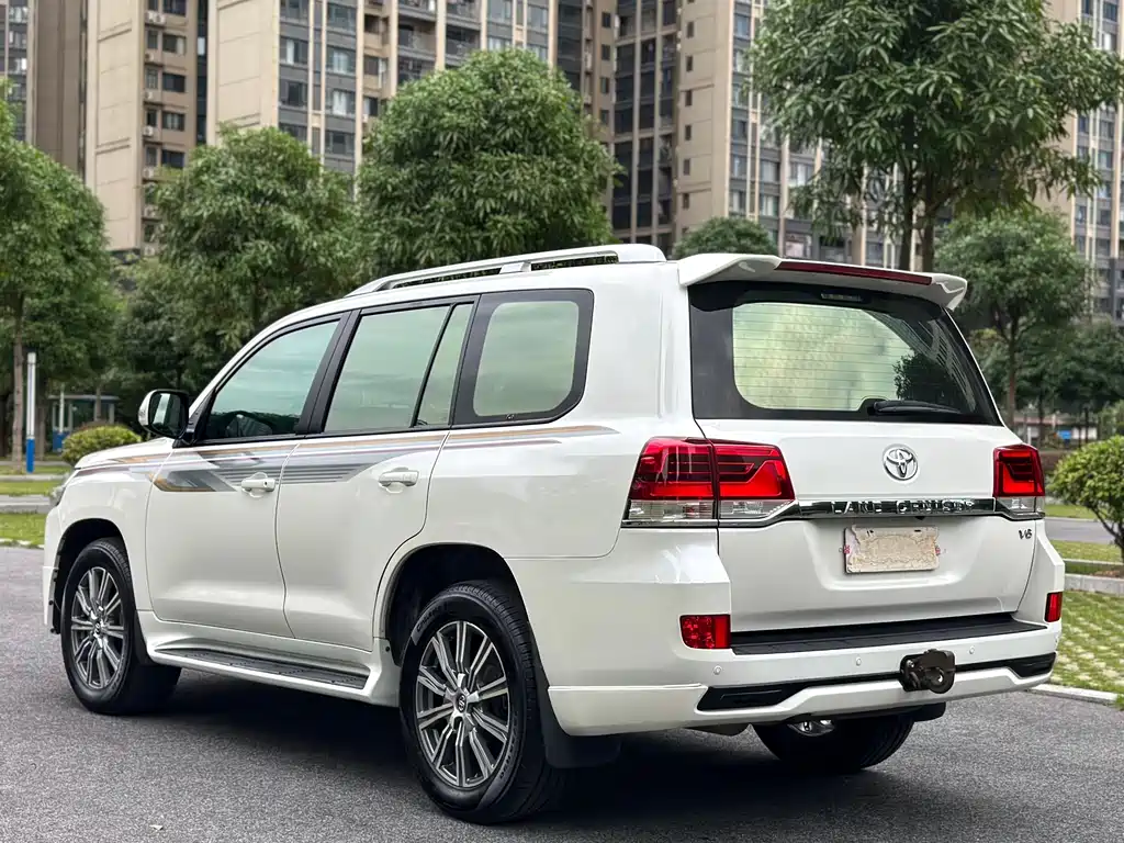 Toyota Land Cruiser 2019 — фото 6