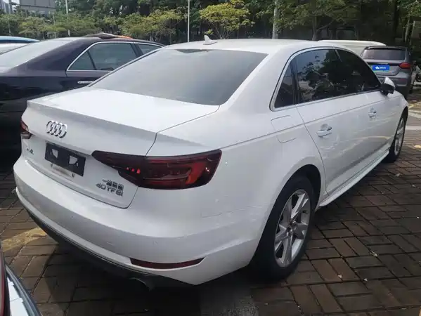 Audi A4L 2018