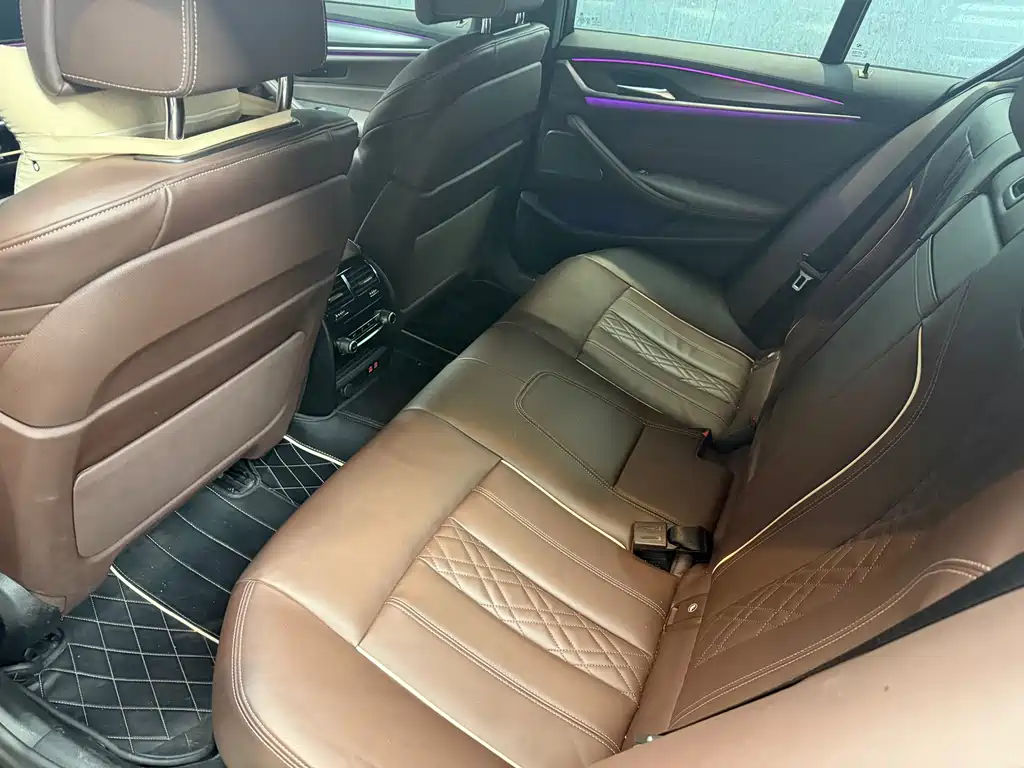 BMW 5 Series 2022 — фото 9